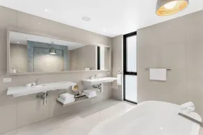 Quarters at Flinders Hotel - Bathroom