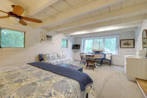 'Nantucket Cottage' w/ Fishing Dock + Sunsets - Interiör