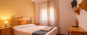 Hostal Valdepeñas by Bossh! Hotels - Zimmer