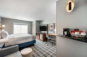 AmericInn by Wyndham Fairfield - Room