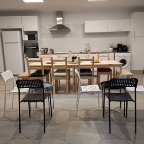 "room in Guest Room - Caparica Poshtel An Luxury Hostel" - Opholdsområde