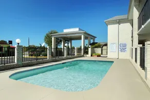 Super 8 by Wyndham Lancaster - Piscine