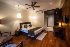 Sea Shell Neil - Room