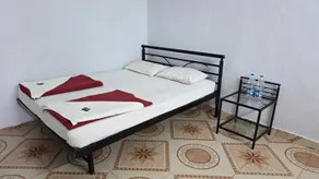 Hotel Dwarka- Pure Veg Restaurant & Resort - Værelse