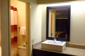 Red Roof Inn PLUS+ Baltimore North - Timonium - Salle de bain