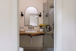 Limestone Fields - Bathroom