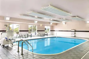 Country Inn & Suites by Radisson, Marion, OH - Piscine