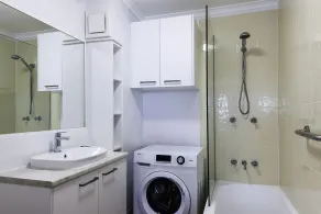 River Sands Apartments - Bathroom