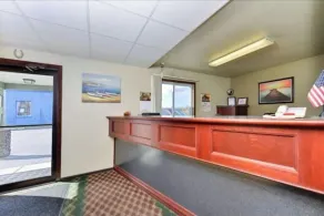 EconoLux Inn - Lobby
