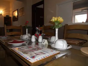 All Seasons Guest House - Restaurant