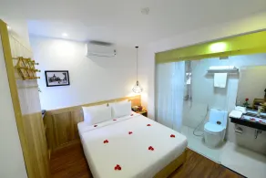 Blue Hanoi Inn Luxury Hotel - Room