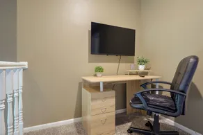 Walkable Overland Park Townhome w/ Patio - Interiör