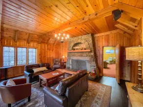 Lake Creek Lodge - Resepsjon