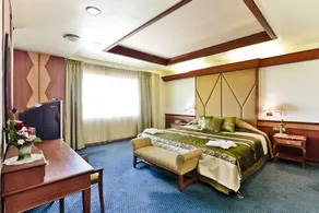 Charoen Hotel - Chambre