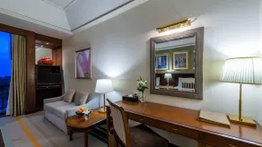 Chatrium Hotel Royal Lake Yangon - Room