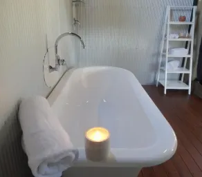 Murphy's Creek Hideaway - Bathroom