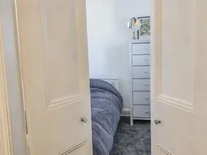 4 Pulmans Place - Room
