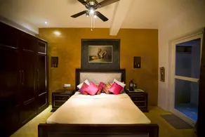 Jade 735 - Room