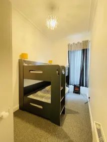Familienorientierte schöne Ferienwohnung | Stadtblick - Zimmer