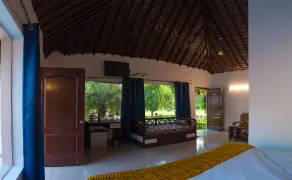 Corbett Fun Resort - Room