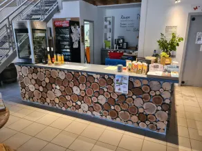 Schlaffässer am Haus der Schmetterlinge - Reception