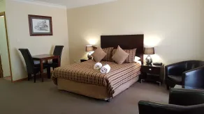 Gateway Motor Inn - Room