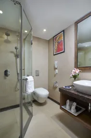 Park Inn by Radisson Goa Candolim - Bathroom