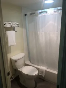 Days Inn by Wyndham Douglasville-Atlanta-Fairburn Road - Salle de bain