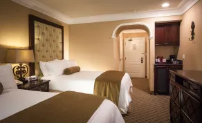 Best Western Plus Sunset Plaza Hotel - Chambre