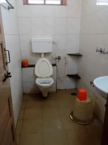 iROOMZ Samrat Ashok - Bathroom
