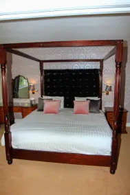 Taychreggan, Signature Collection by Eight Continents - Zimmer