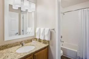 TownePlace Suites Minneapolis Eden Prairie - Salle de bain