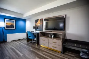 La Quinta by Wyndham Dallas I-35 Walnut Hill Ln - Room
