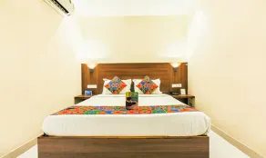 FabHotel Rr Grand - Next To Trendset Mall - Room