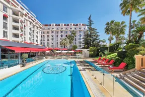 Hôtel Barrière Le Majestic Cannes - Piscine