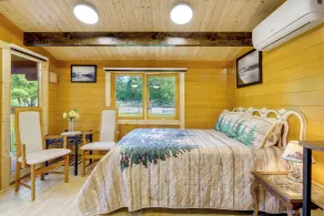 On Hobby Farm: Whidbey Island Tiny Home - Interiør