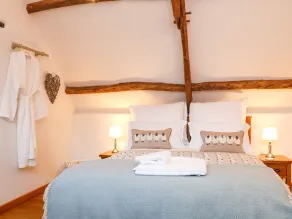 Polly's Bower - Room