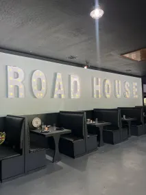 Road House Hotel & RV Park - Restaurant