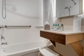Holiday Inn Express & Suites Harrison by IHG - Salle de bain