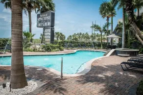 Sunchase Inn & Suites - Piscine