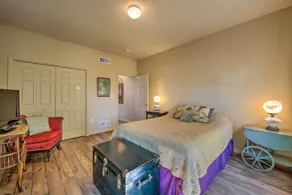 Unique Townhouse in Bavarian-style Neighborhood! - Room