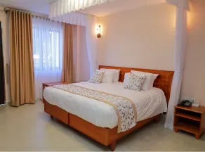 Clayton Luxury Suite - Room