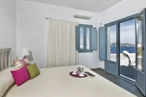 Aura Marina Apartments Santorini - Room