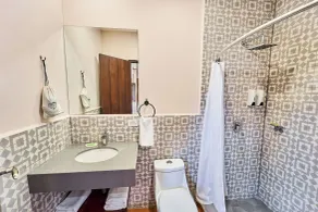 City Centro by Marriott La Recoleccion, Nicaragua - Bathroom