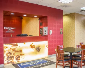 Rodeway Inn MacArthur Airport - Reception