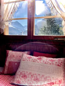 Charming Chalet With Mountain View Near Arosa for 6 People House Exclusive use - Værelse