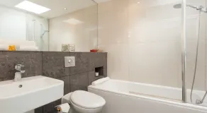 Brick Lane Apartments - London City - Bathroom