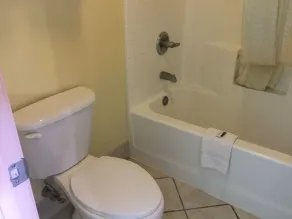 Luxury Inn and Suites Seaworld - Room