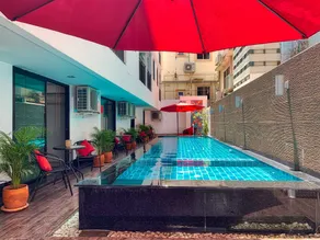 Scandia Beach Hotel - Soi 7 Best Location - 200m to Beach next to Food Market - Piscina