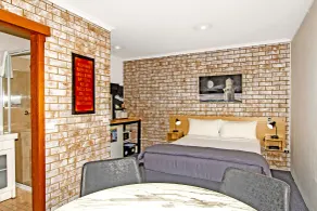 River Street Motel - Room